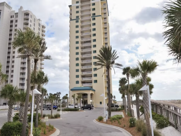 Penthouse Unit with Beach Service